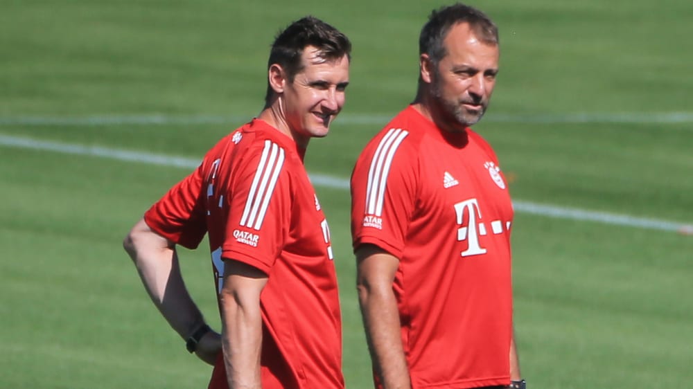Ab sofort Co-Trainer und Coach beim FC Bayern: Miroslav Klose (li.) und Hansi Flick.