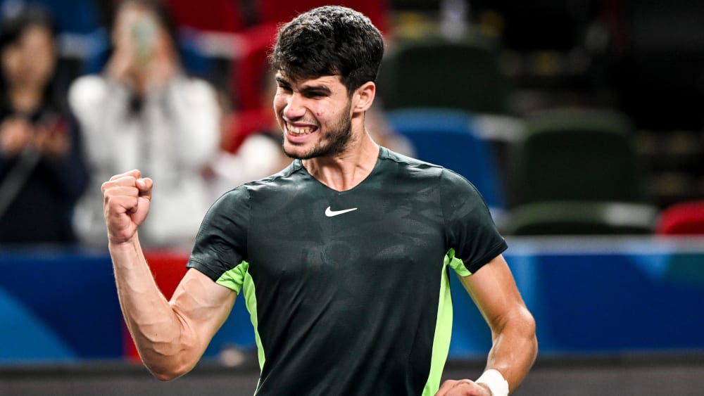 Turnierfavorit Alcaraz muss sich etwas strecken kicker