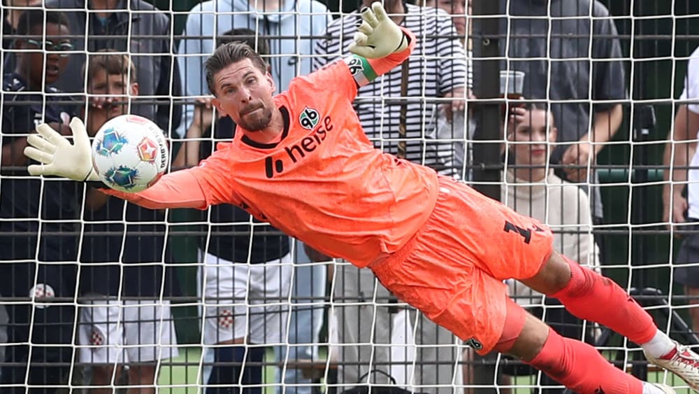 Hannover-Kapitän Ron-Robert Zieler