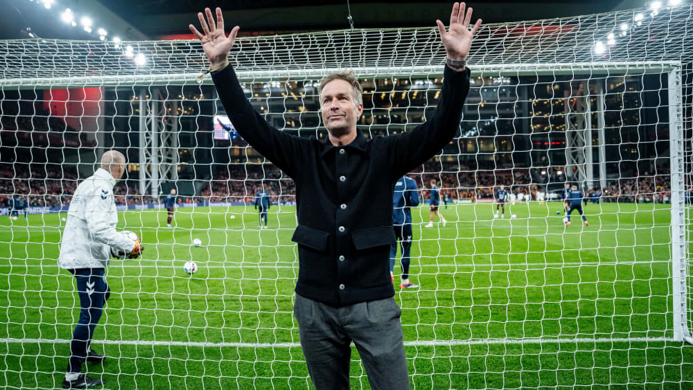  Der frühere dänische Nationaltrainer Kasper Hjulmand kehrt am Donnerstag als Bayer-Trainer in den Parken zurück.