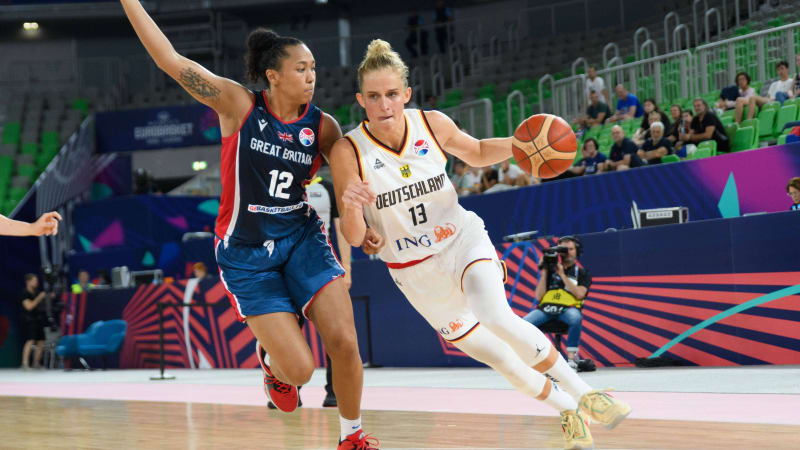 Leonie Fiebich (13 Germany) and Savannah Wilkinson (12 Great Britain) during the group stage match at the womens eurobasket 2023 between Germany and Great Britain at Arena Stozice, Slovenia. (Sven Beyrich SPP) PUBLICATIONxNOTxINxBRAxMEX Copyright: xSvenxBeyrich SPPx spp-en-SvBe-20230618-ND5_7679