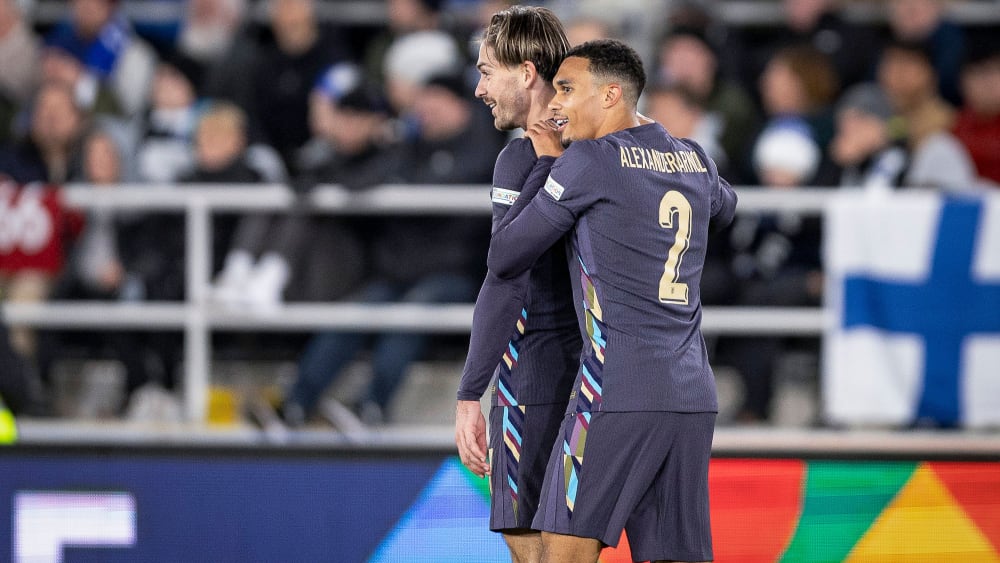 Torschützen unter sich: Jack Grealish und Trent Alexander-Arnold (re.).