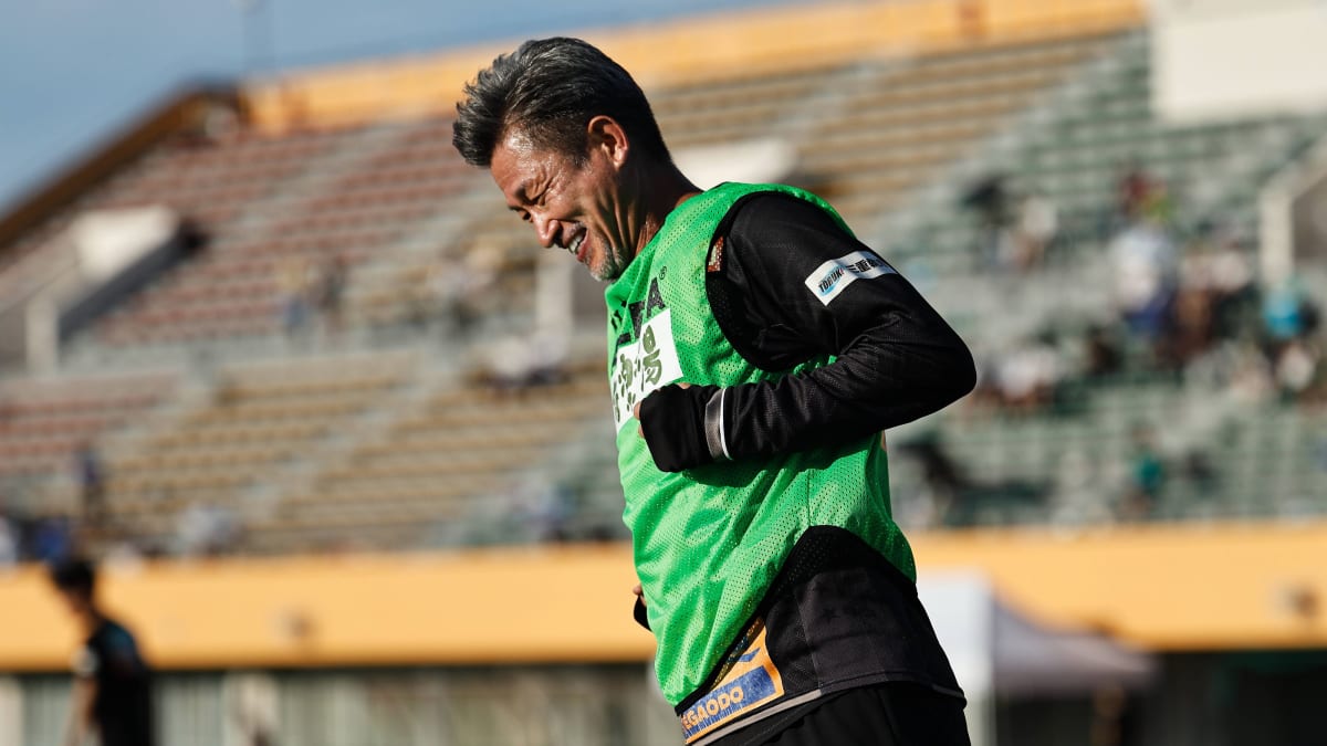 Mit-fast-59-Jahren-Wechsel-in-Japans-3-Liga-King-Kazu-macht-weiter