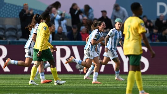 Sorgte für die Punkteteilung: Romina Nunez feiert das zweite Tor für Argentinien in Dunedin.