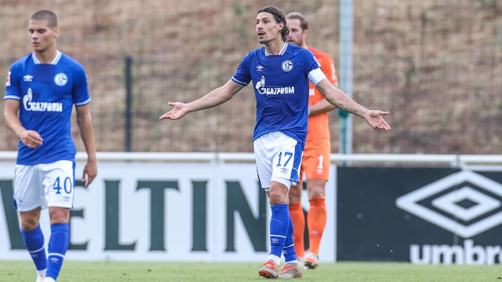 Der FC Schalke 04 musste gegen den SC Verl die erste Niederlage in der Vorbereitung hinnehmen.
