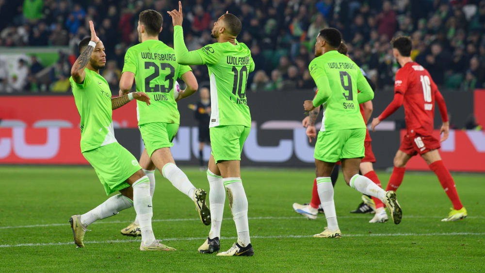 Wolfsburgs Nmecha (#10) bejubelt den 2:3-Anschlusstreffer.