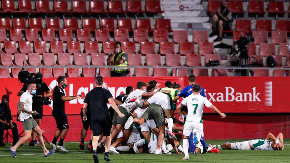 Schauplatz Girona - der FC Elche jubelt tief in der Nachspielzeit.