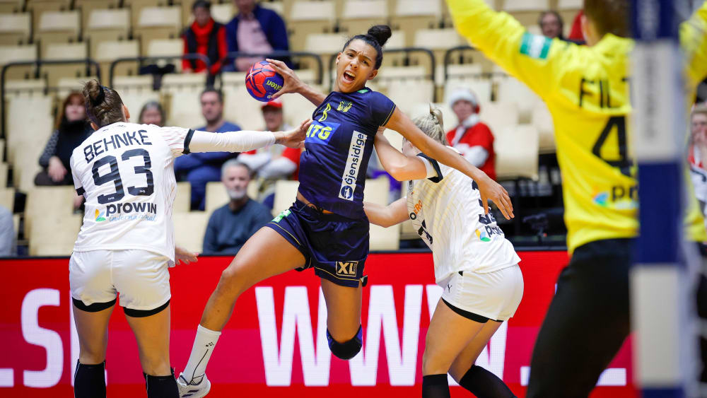 Jamina Roberts testet mit Schweden in Vorbereitung auf die Olympischen Spiele gegen die Niederlande.