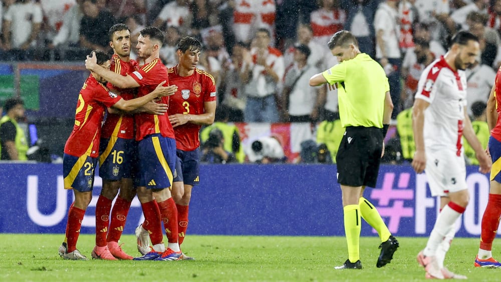 Spanien zieht verdient ins Viertelfinale ein