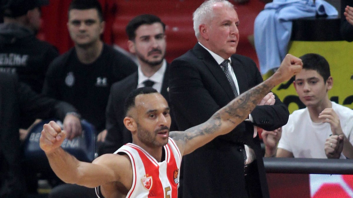 FußballAtmosphäre im BelgradDerby Roter Stern zerlegt Partizan Basketball Highlights by