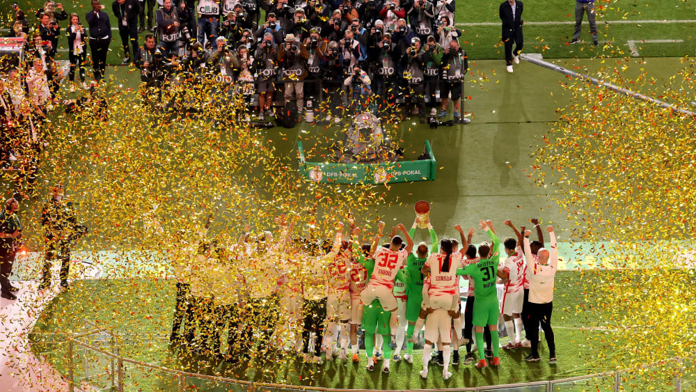 RB Leipzig feiert den Gewinn des DFB-Pokals.