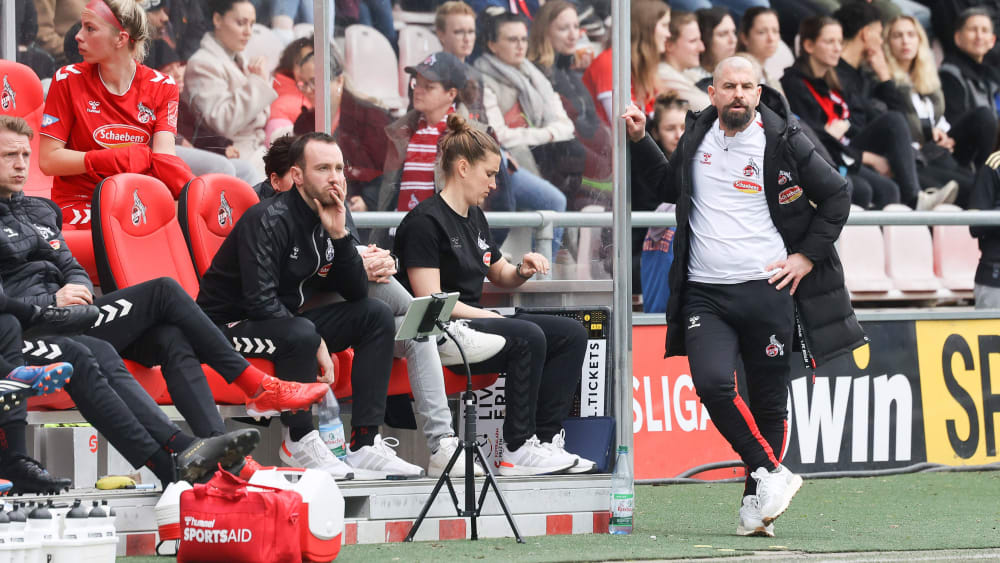 Ist nicht länger an der Seitenlinie des 1. FC Köln aktiv: Trainer Sascha Glass.