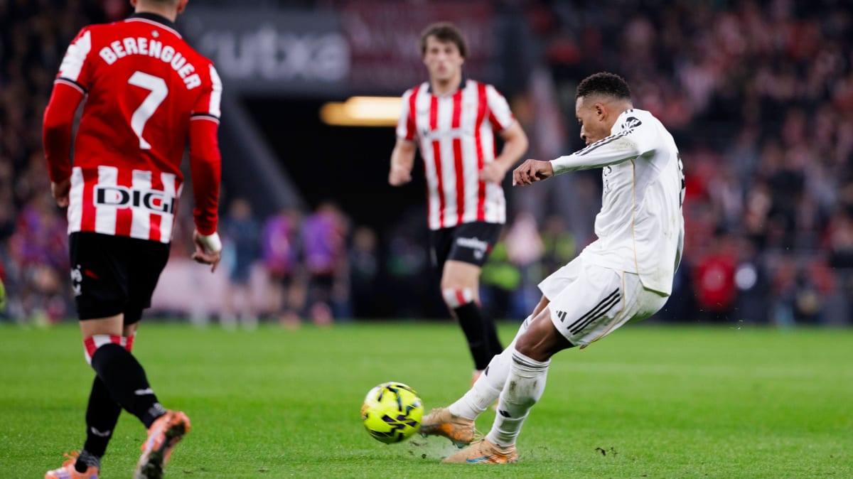 Aus-der-zweiten-Reihe-Mbapp-per-Fernschuss-zum-3-0