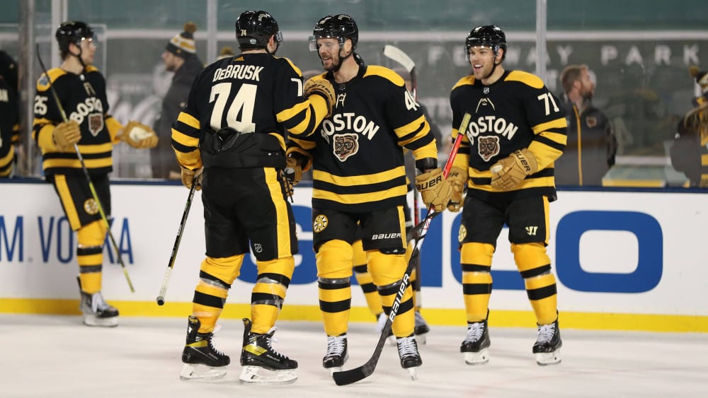 Die Boston Bruins bezwingen die Pittsburgh Penguins mit 2:1.