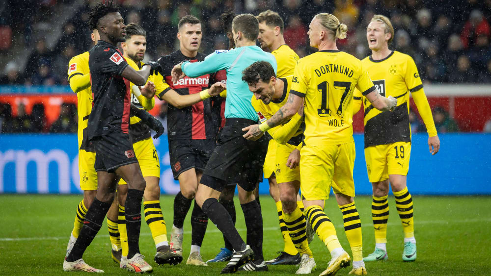 Heißes Aufeinandertreffen: Bayer 04 Leverkusen und Borussia Dortmund schenkten sich am Samstagabend nichts.