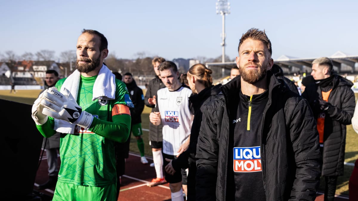 -Die-Atmosph-re-ist-vergiftet-Ulm-Kapit-ne-Reichert-und-Ortag-bitten-per-Brief-um-Hilfe