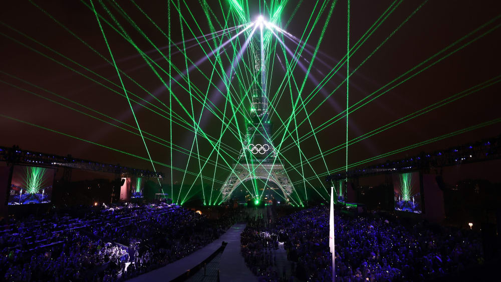 Laser inklusive: Die Olympischen Sommerspiele 2024 sind im ganz großen Rahmen eröffnet worden.