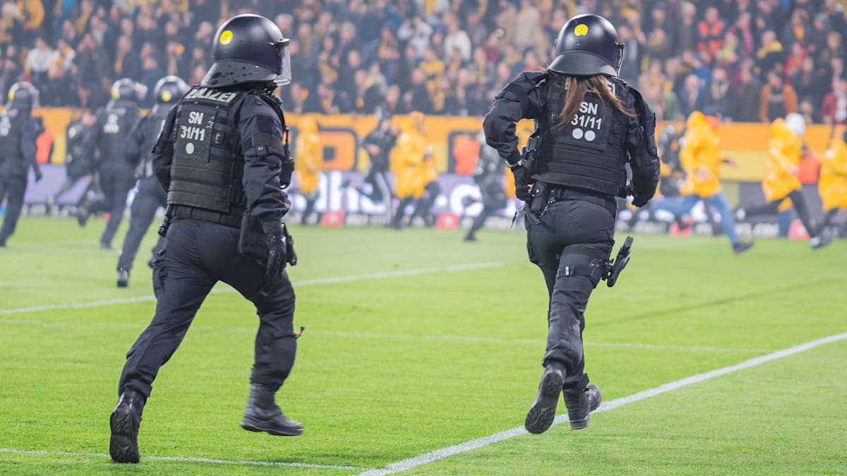 Hertha threatens fans with stadium bans