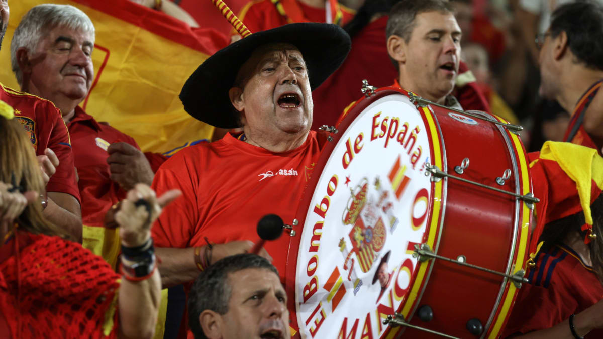 Die Furja Roja trauert: Manolo "El del Bombo" ist tot