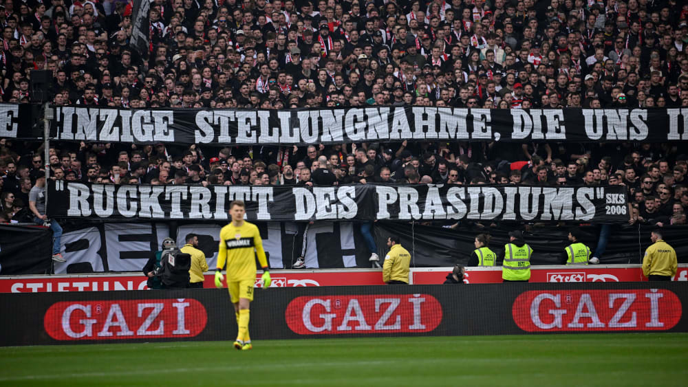 In Stuttgart erhitzt der Machtkampf die Gemüter, die Fans haben diesbezüglich eine klare Forderung.