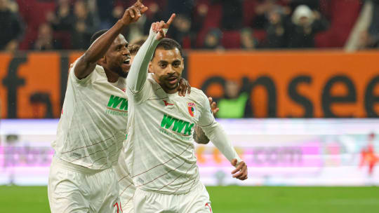 Tor beim Debüt: Alexis Claude-Maurice mit Frank Onyeka.
