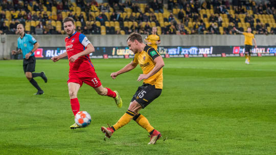 Hat sich im Spiel gegen den FC Heidenheim verletzt: Chris Löwe.