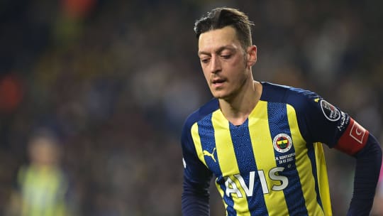 Letzter Einsatz im März: Mesut Özil im Trikot von Fenerbahce.