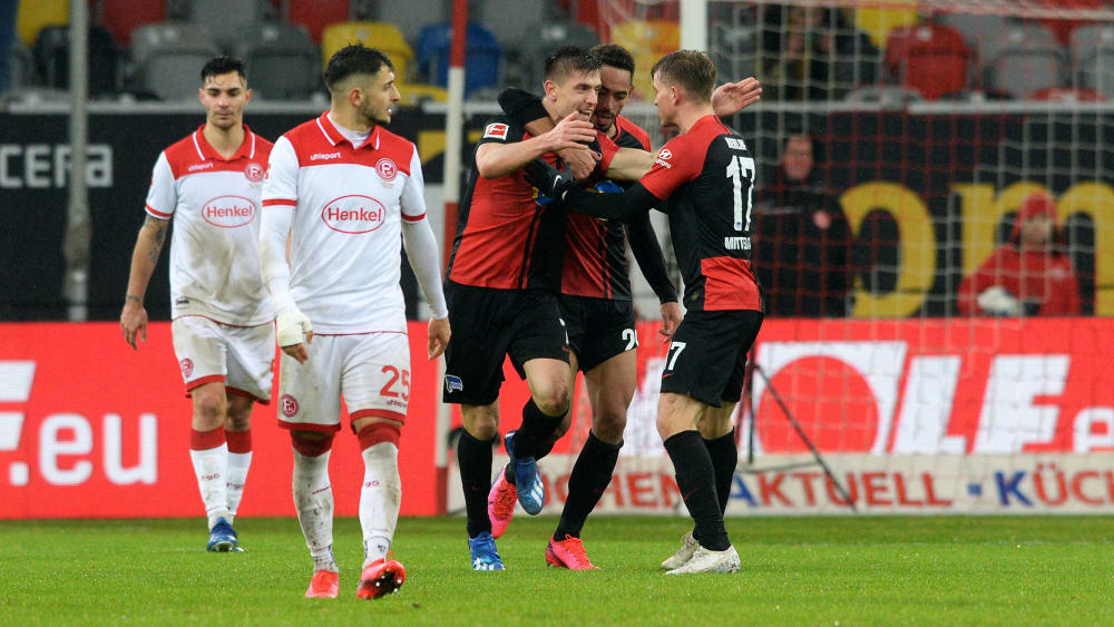 Verspielter Sieg, erfolgreiche Aufholjagd: Hertha BSC bejubelt das 3:3 durch Krzysztof Piatek.