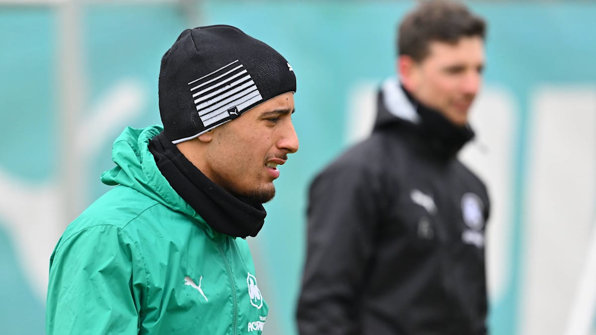 Klaus-Ersatz-Ltaief-direkt-in-der-Startelf-Vogel-will-sich-nicht-in-die-Karten-schauen-lassen-