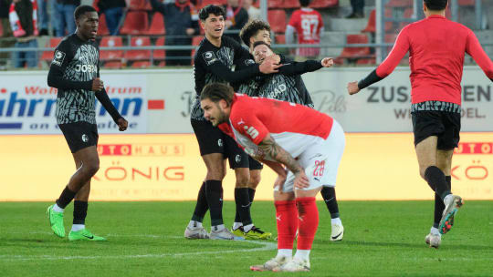 Nach dem bitteren 2:2 gegen Freiburg II herrschte bei Halles Dominic Baumann Frust - wenn auch nur kurz.