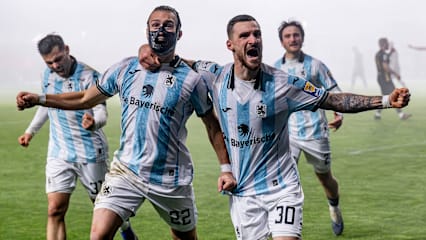 Die Münchner Löwen hatten zuletzt viel Grund zur Freude, Sigurd Haugen (mit Maske) schoss das 2:1 gegen Aue.