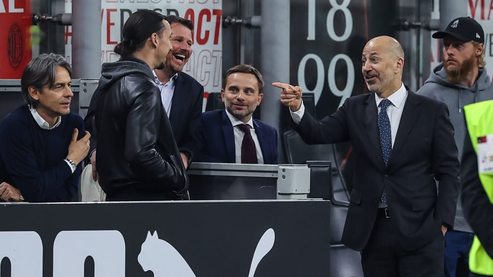 Erfolgreich in Mailand: Zlatan Ibrahimovic (2.v.li.) und Ivan Gazidis (2.v.re.).