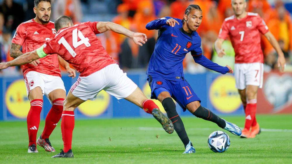 War vor dem Tor richtig cool: Calvin Stengs markiert hier das 4:0 für die Niederlande.