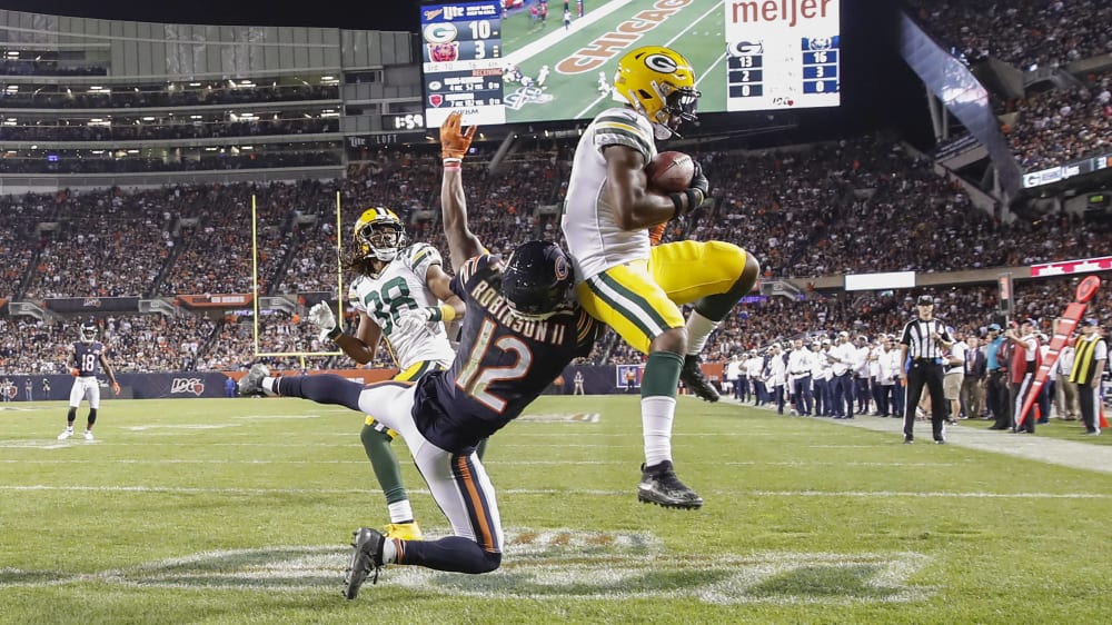 Intercepted! Packers-Safety Adrian Amos f&#228;ngt den Ball in der eigenen Endzone und sichert damit den Sieg in Chicago.