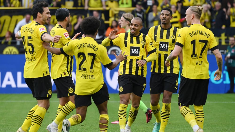Ein Sieg, der Mut macht: Borussia Dortmund bejubelt das 6:0 gegen Wolfsburg.