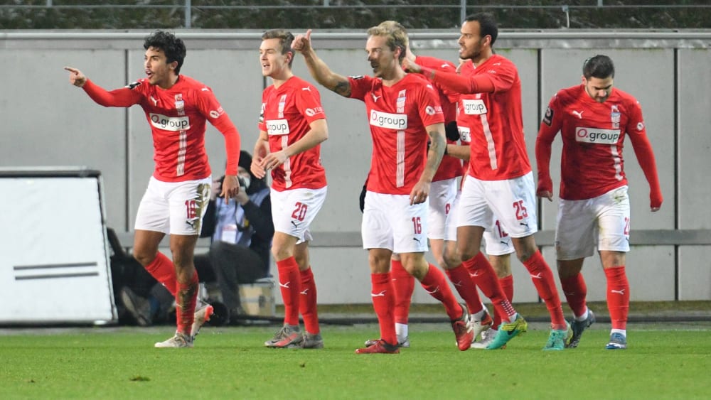 Der FSV Zwickau bejubelt den Treffer von Johan Gomez. 