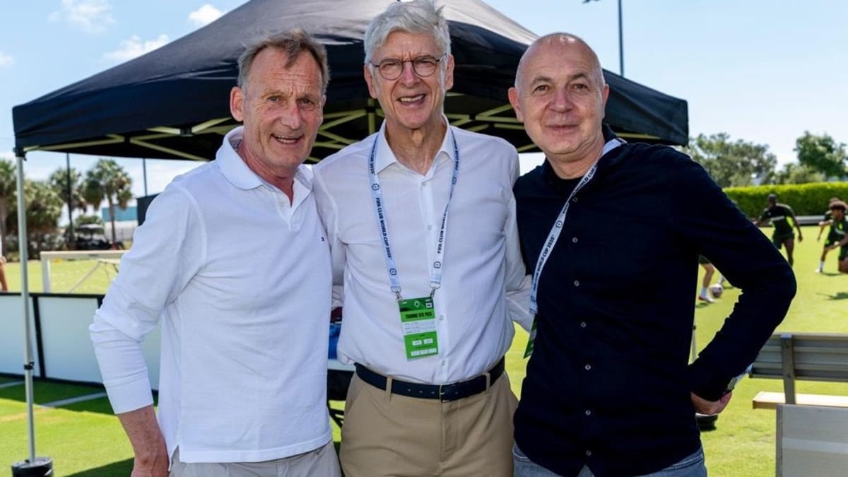 Wenger-und-Neuendorf-besuchen-BVB-Training