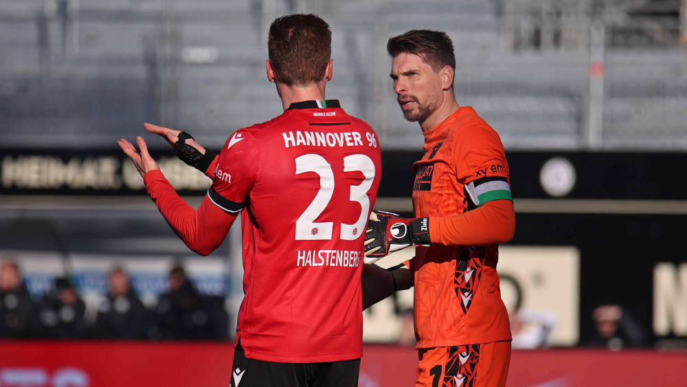 Hatten entscheidenden Anteil an Hannovers Sieg gegen Rostock: Marcel Halstenberg (li.) und Ron-Robert Zieler (re.).