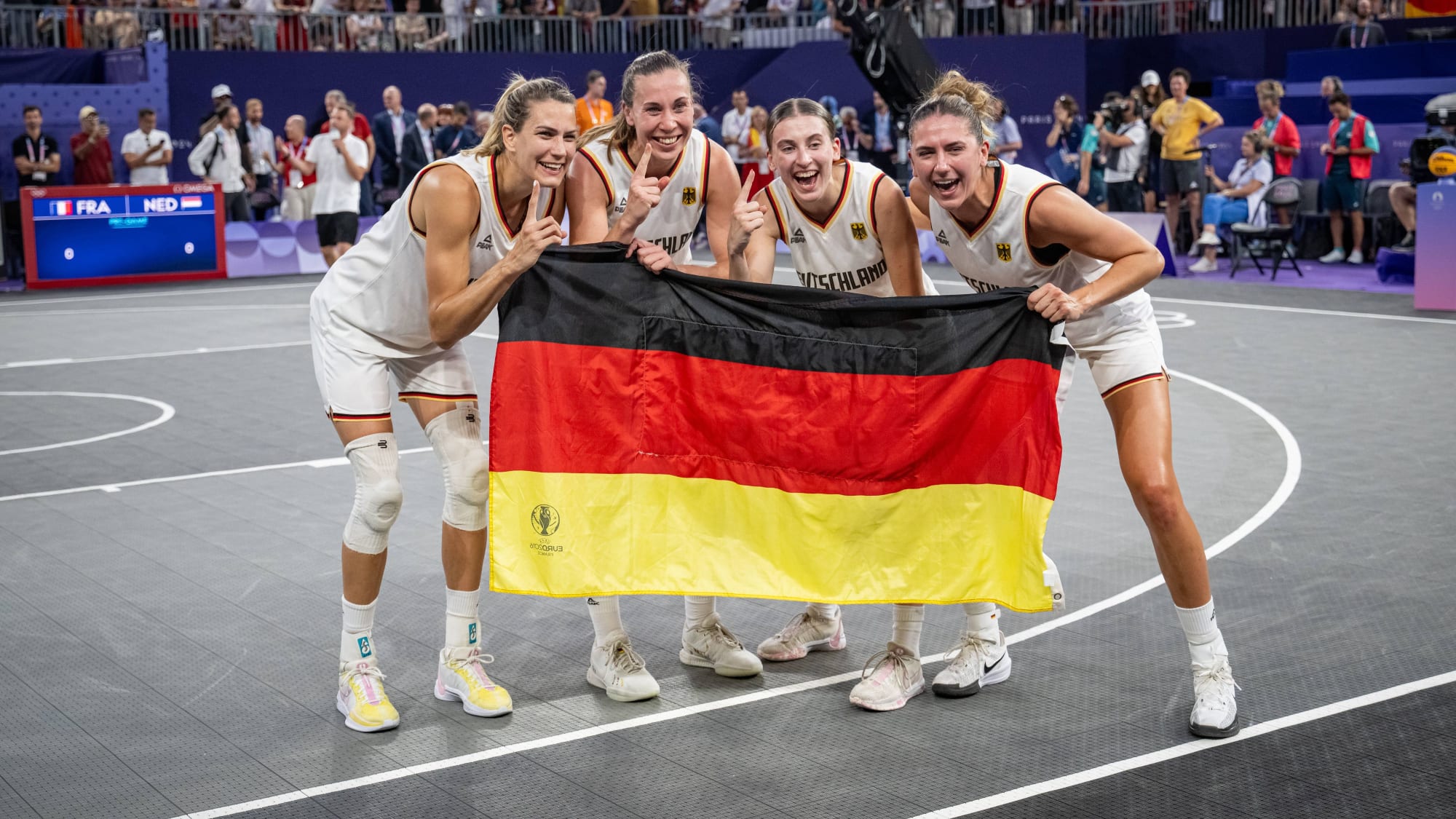 3x3 Basketballerinnen, Svenja Brunckhorst, Sonja Greinacher, Marie Reichert und Elisa Mevius (v.li.).