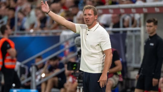 Ungläubiger Blick: Bundestrainer Julian Nagelsmann sah zum Start der WM-Qualifikation ein schwaches 0:2.