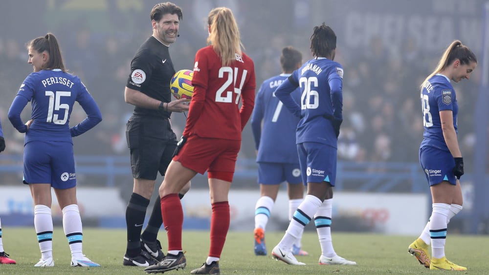 Kuriose Umstände: Schiedsrichter Paul Howard brach die Partie zwischen dem FC Chelsea und Liverpool nach sechs Minuten ab.&nbsp;