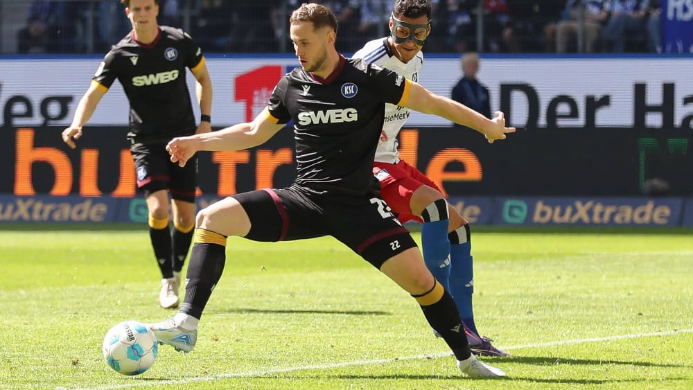 Abwehrspieler Christoph Kobald hat seinen Vertrag beim KSC verlängert.