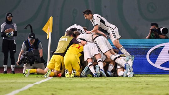 Die deutsche U 17 jubelt über den ersten Weltmeistertitel.