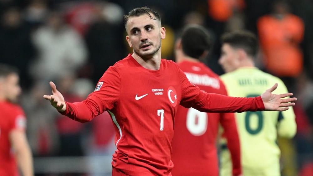No início, Kerem Aktürkoglu não marcou pênalti - depois perdeu um.