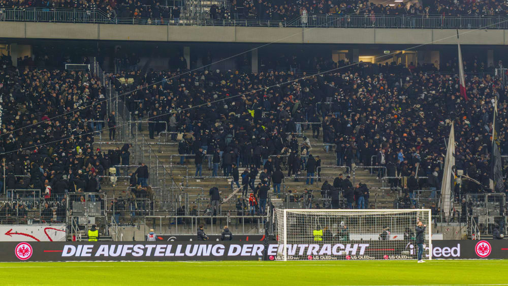 Viele der Frankfurter Fans haben den Block am Samstag wieder verlassen.