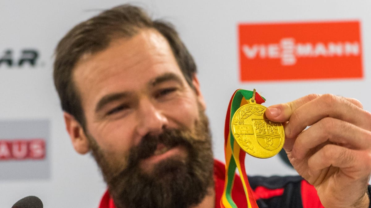 -Zeit-dass-es-mal-wieder-golden-gl-nzt-R-sch-hofft-auf-Biathlon-Staffel
