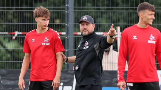 Behutsamer Umgang: Kölns Trainer Steffen Baumgart fördert die Talente beim 1. FC Köln.