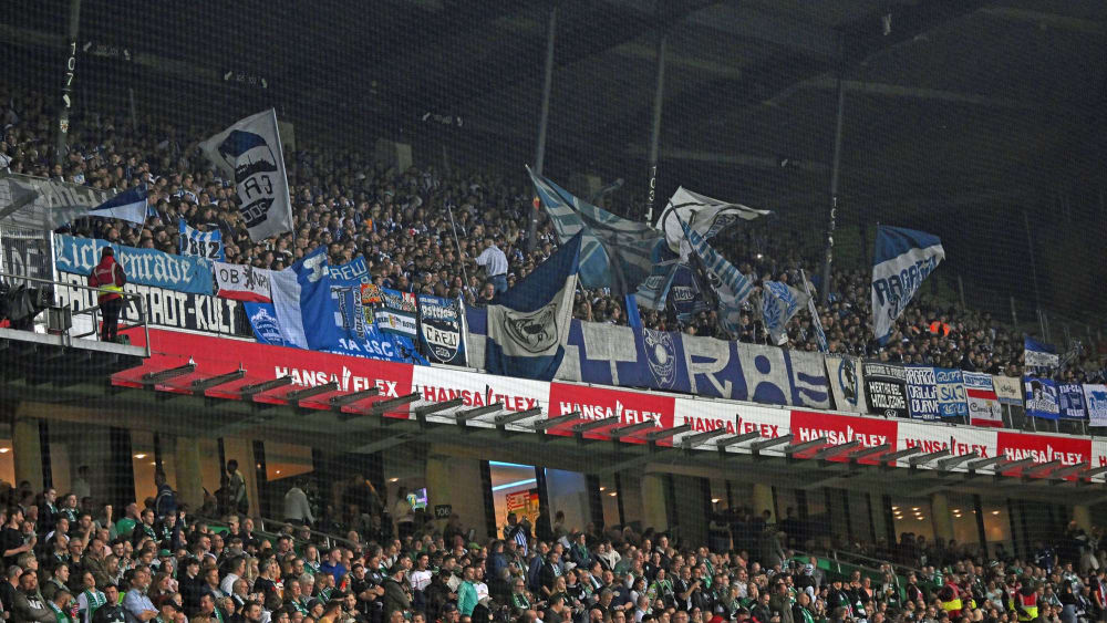 Sie hatten schon angenehmere Auswärtsreisen: Für Hertha-Fans kam es in Bremen zu Schwierigkeiten.