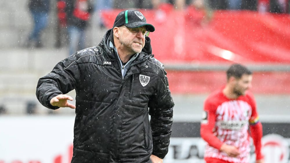 Ein "zu null" wäre auch mal wieder recht: Münsters Coach Sascha Hildmann.