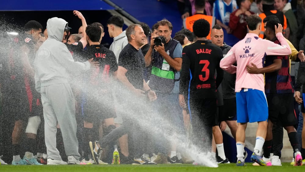 Im RCDE Stadion von Espanyol Barcelona ging die Sprinkleranlage kurz nach Abpfiff los.